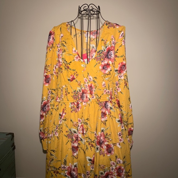 Floral Print V-Neck Smocked Waist Dress Medium - Picture 5 of 12